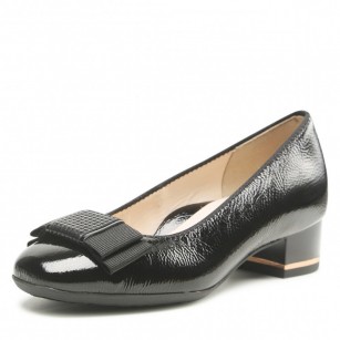 Дамски обувки на нисък ток Ara естествена кожа черен лак